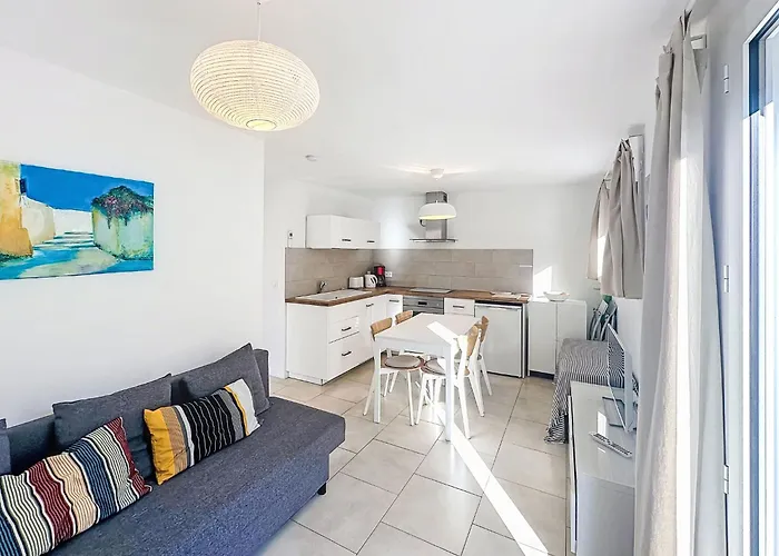 Appartement Le Perregaux By Interhome Le Lavandou