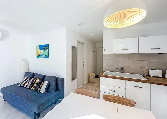 Le Perregaux By Interhome * Ле-Лаванду